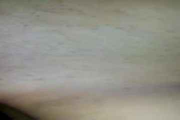 Парень в презервативе трахает худую казашку и снимает видео